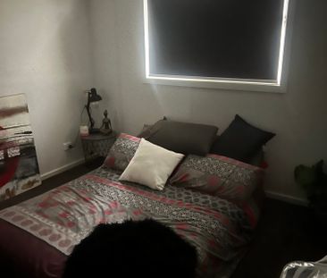 Cobblebank - Photo 2