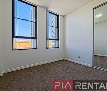 Modern one bedroom apartments now for leasing - Photo 5