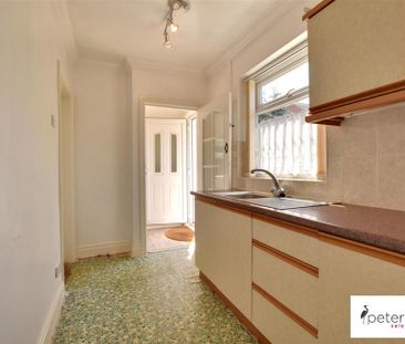 2 bedroom end of terrace house to rent - Photo 6