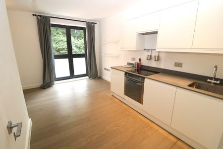 Lincoln Road, Dorking, RH4 - Photo 2