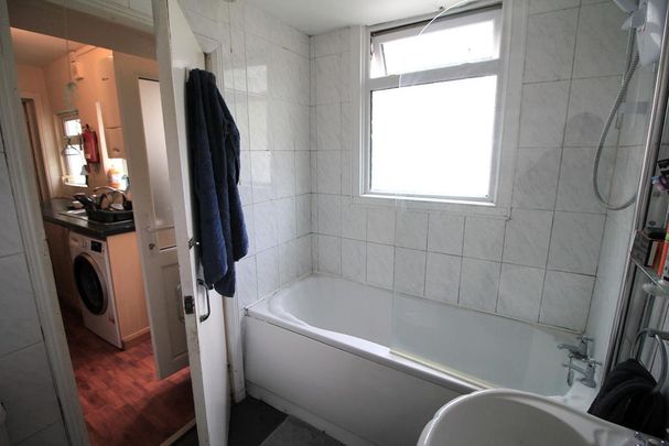 4 bedroom terraced house to rent - Photo 1