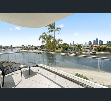2/11 Eady Ave, Broadbeach, Qld 4218 - Photo 1
