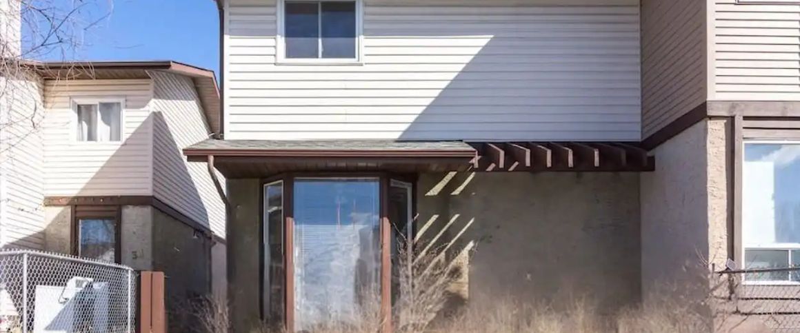 Spacious 3 Bedroom 1.5 Bath home with Developed Basement — 3 Bedrooms Duplex - Photo 1