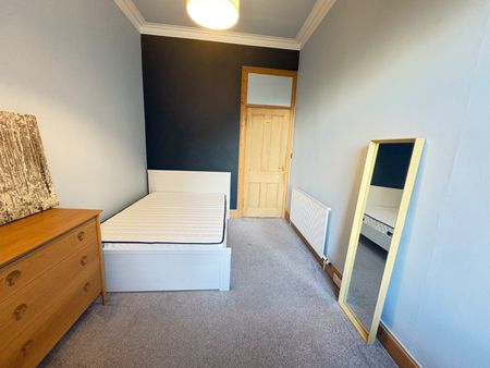 3 bedroom apartment to rent - Photo 3
