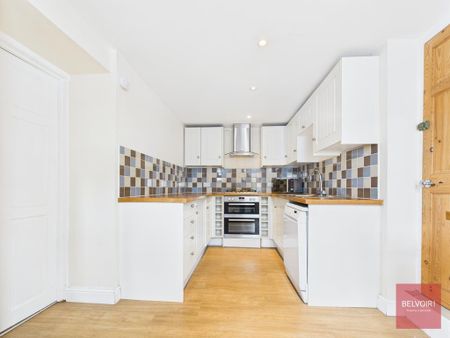 3 bedroom end of terrace house to rent - Photo 4