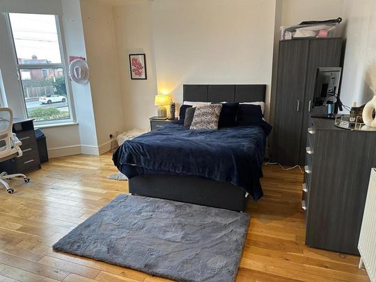 1 bedroom in a house share to rent - Photo 1