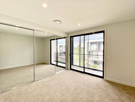 Near New Tri-Level Energy Efficient Home - Photo 4