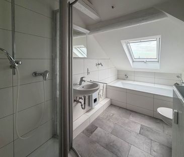 Außergewöhnlich Wohnen unterm Dach: Mietwohnung mit vier Zimmern in... - Photo 3