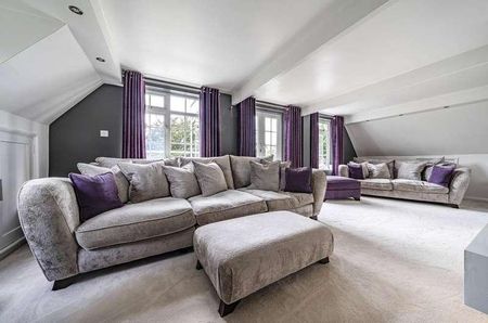 Ravenswood House, Lower Hale, Farnham, Surrey, GU9 - Photo 4