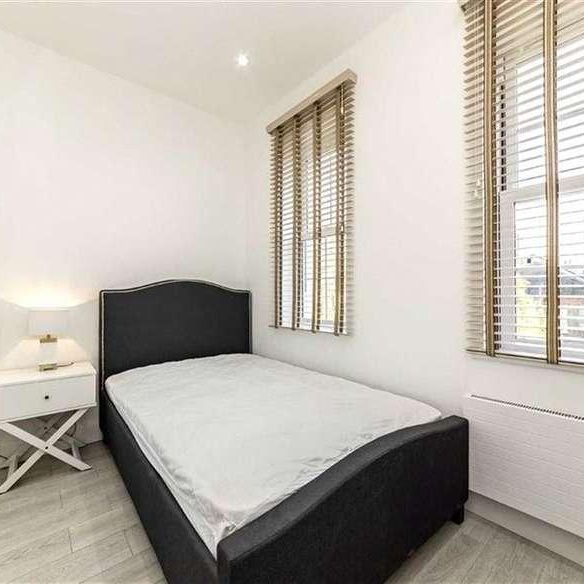 Warwick Road, London, W5 - Photo 1