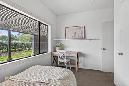 Tidy House For Rent! (3 Bedroom House) - Photo 3