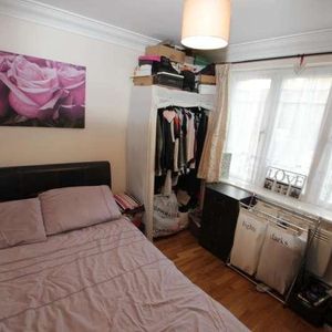 Woking, Surrey, GU22 - Photo 2