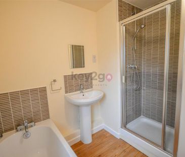 2 bedroom flat to rent - Photo 2