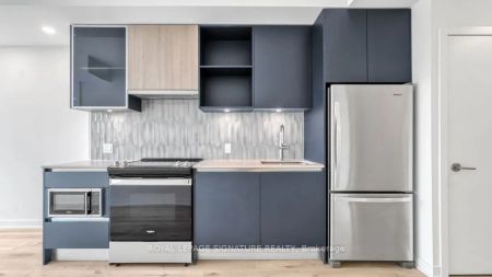 405 Dundas Street W #405 - Photo 5