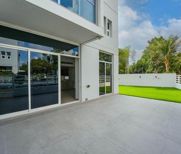 Prime Location | Upgraded | Semi Detached - Photo 6