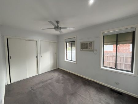 Comfortable Family Living - Photo 4