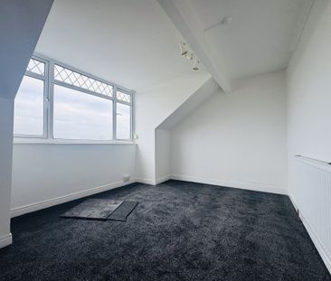 Mansion Terrace, Bradford - Photo 1