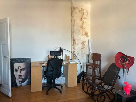 One Room Cozy Flat (within the ring) (short time only) - Photo 4