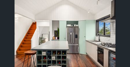 Fully Furnished House In Central Red Hill - Photo 2