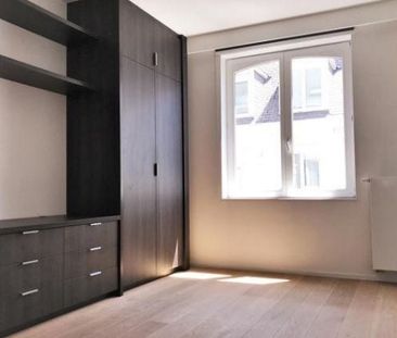 Appartement (+-123m²) de standing avec 2 chbr / Louise. - Photo 2