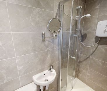 Double En-suite- Popular Easton Location - Photo 6