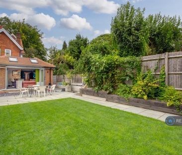 1 bedroom in a house share to rent - Photo 4