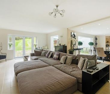 6 bedroom detached house to rent - Photo 2