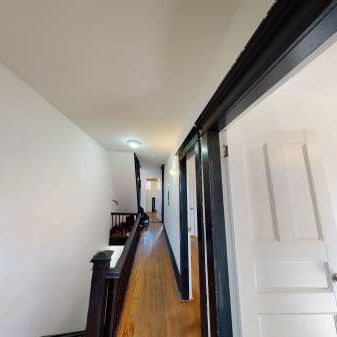 BLOOR ST W & DOVERCOURT RD - THREE BEDROOM + DEN (ID#53H2) - Photo 4