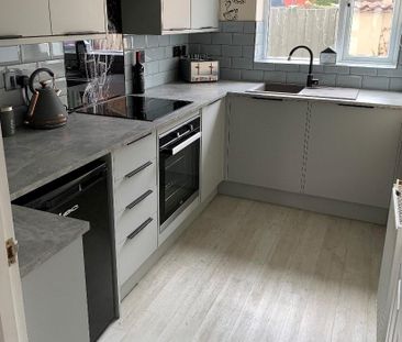 3 bedroom semi-detached house to rent - Photo 1