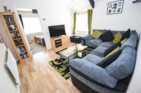 1 Bedroom - Photo 5