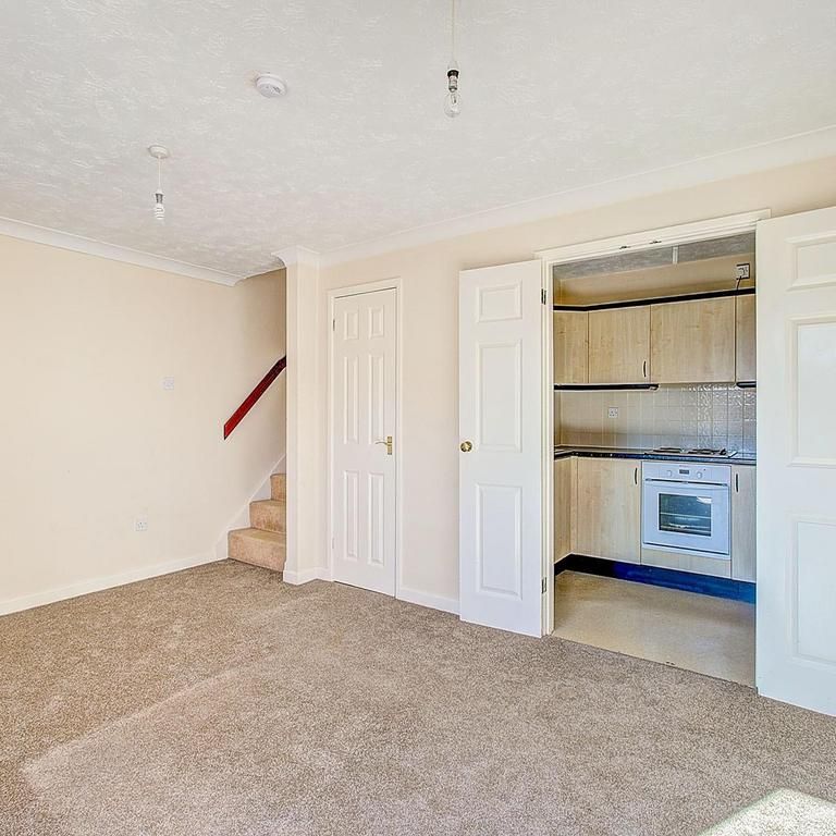 2 bedroom terraced house to rent - Photo 1