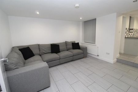 6 bedroom house to rent - Photo 2