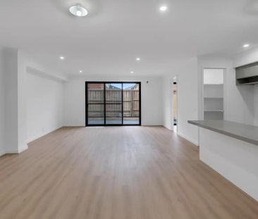 “BRAND NEW HOUSE | Close to Tarneit Station, Shopping Centre & School” - Photo 5