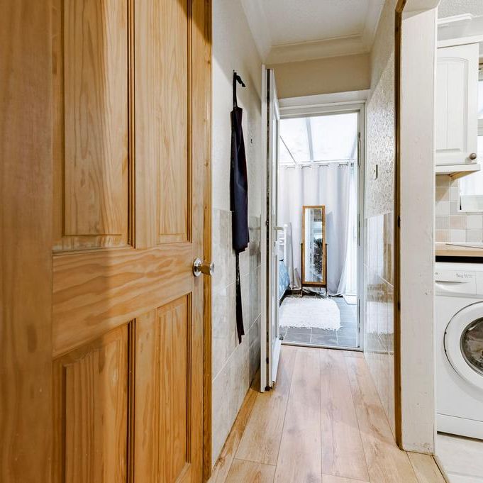 3 bedroom terraced house to rent - Photo 1