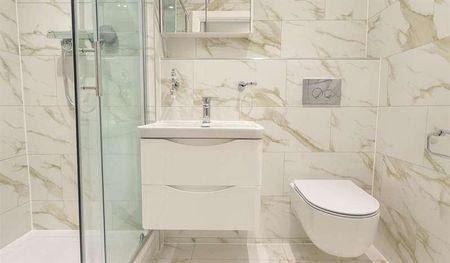 Maybank Road, London, E18 - Photo 3