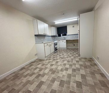 2 bedroom terraced to rent - Photo 3