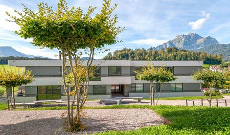 Gehobene 4½-Zimmer-Wohnung mit herrlicher Panoramasicht im Felmispark - Photo 2