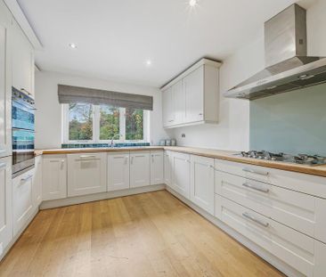 4 bedroom detached house to rent - Photo 4