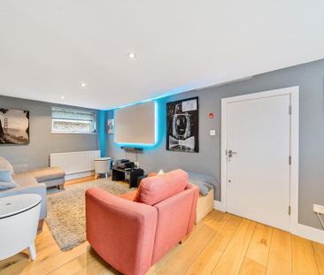 5 bedroom detached house to rent - Photo 2