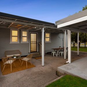 Renovated, Low-Maintenance, Cottage Home - Photo 2