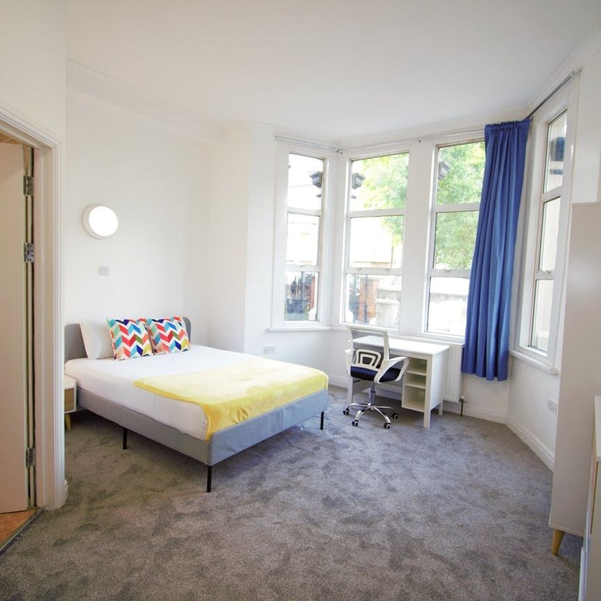 Room in a Shared House, Devonport Road, W12 - Photo 1