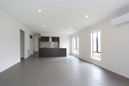 Luxury and spacious family home! - Photo 2