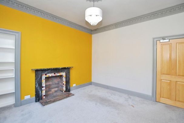 3 bedroom flat to rent - Photo 1