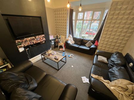 Brudenell Road, Hyde Park, LS6 1HA, Leeds - Photo 2