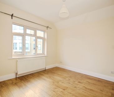 Lavender Avenue, Mitcham, CR4 3RS - Photo 6