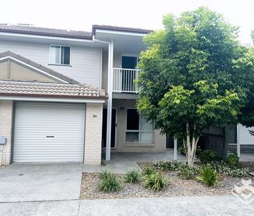 Townhouse - 3 bed, 2 bath, SLUG - Photo 6