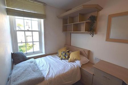 Chapel Street, - Photo 2