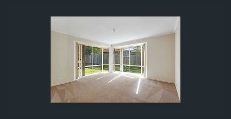 Family Living on a Massive Block – Space, Comfort & Country Charm - Photo 2