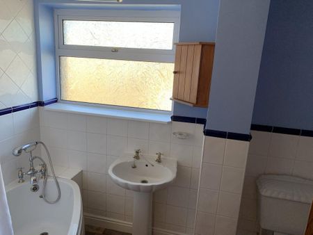 3 bedroom end of terrace house to rent - Photo 5