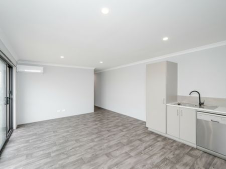 Dual key living - 2 Bed - 1 Bath - Photo 5